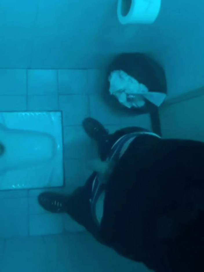 AmateurBoysPissing: Compilazione Di Pisciate Amatoriali in Diversi Tipi Di Bagni Pubblici