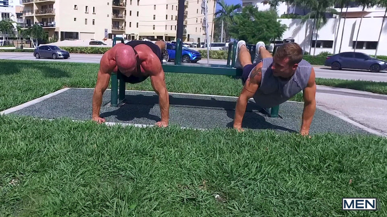 Twink pop studio: Twinkpop - Working up a Sweat - Justin Matthews, Knox