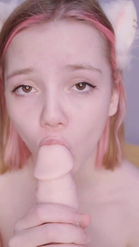 Teen 18 kattunge vill ha styvpappas sperma!