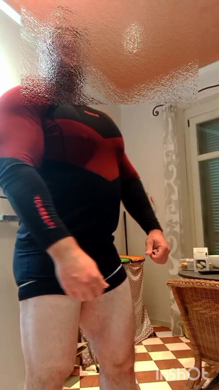 Markwolf: Makan es air mani