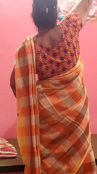 Brincando com os peitos grandes e a buceta da minha madrasta e fiz sexo