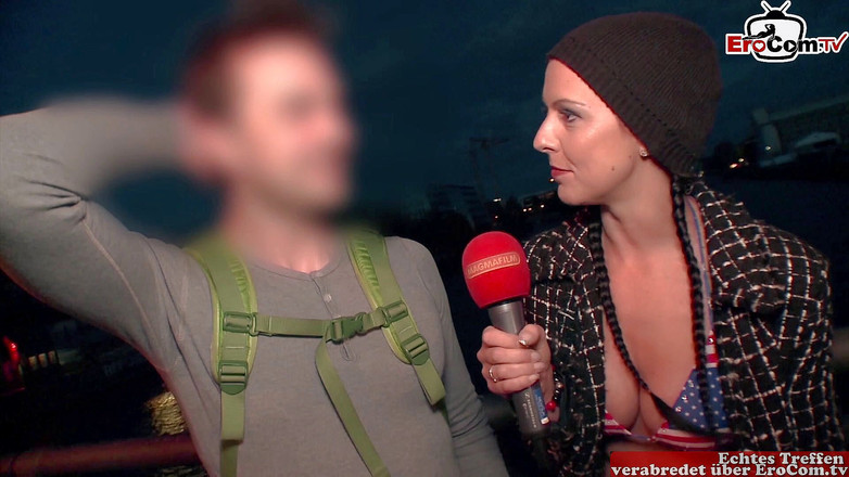 EroCom: Yabancı adam sokaktaki oyuncu seçmelerinde genç bir gençle seks için...