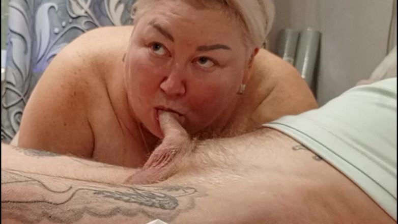 Zona901: 彼女が口で私のチンコをしゃぶり、私が彼女の口の中でイくまで