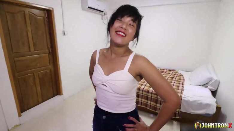 John Tron X: Johntronx - Inoxische Thaise babe krijgt haar harige kut vernietigd