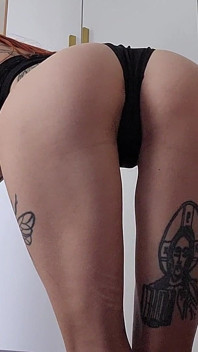 Necken sie den arsch der tattoo-königin