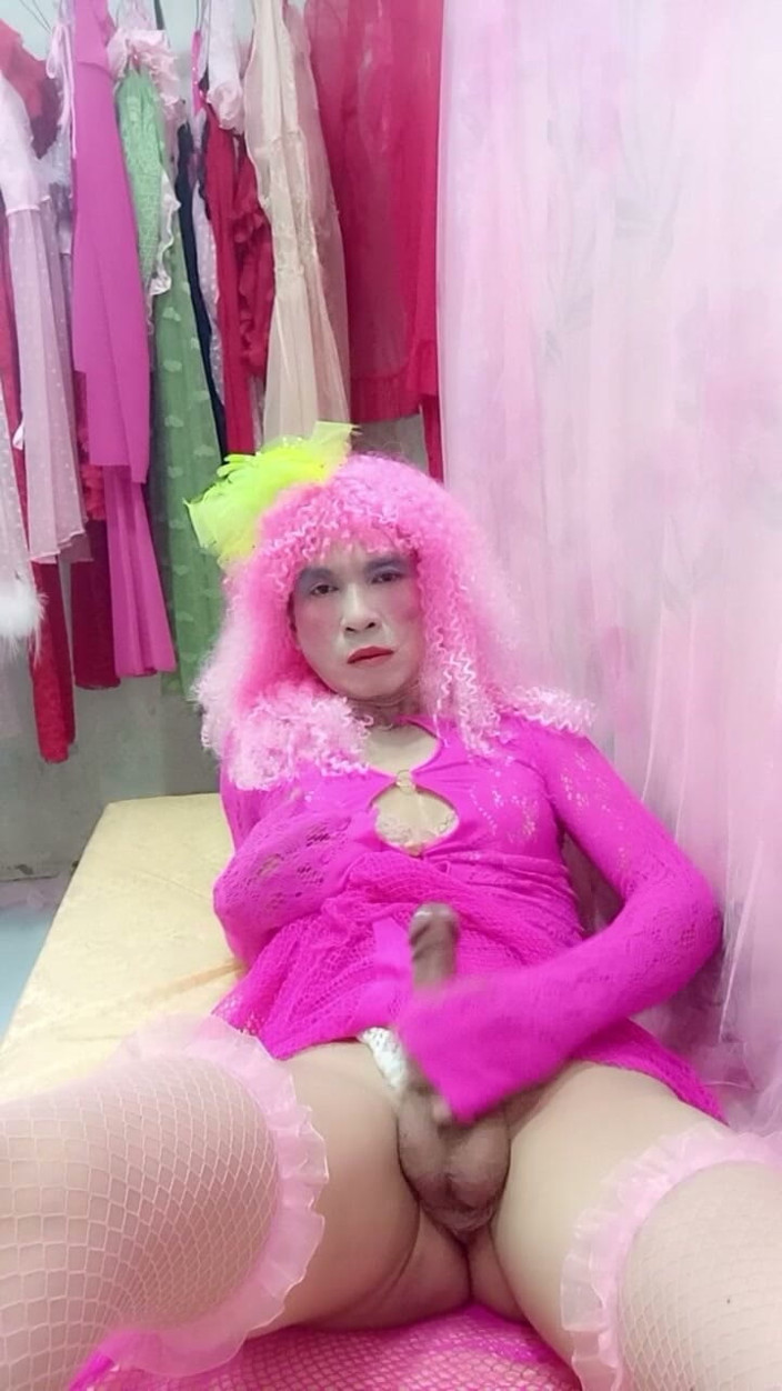 nguyen dang thien tri: Oanh Le Transgender Wearing a Sexy Dress to Take a...