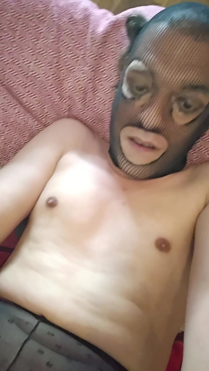 Bound_Sissy: Kendi kendine yüze boşalma