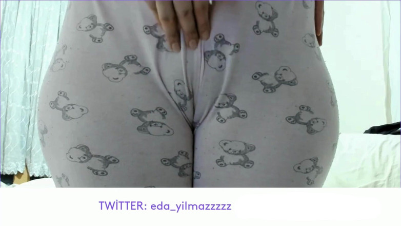 turk_milf_porno: marcado en pijama de cerca