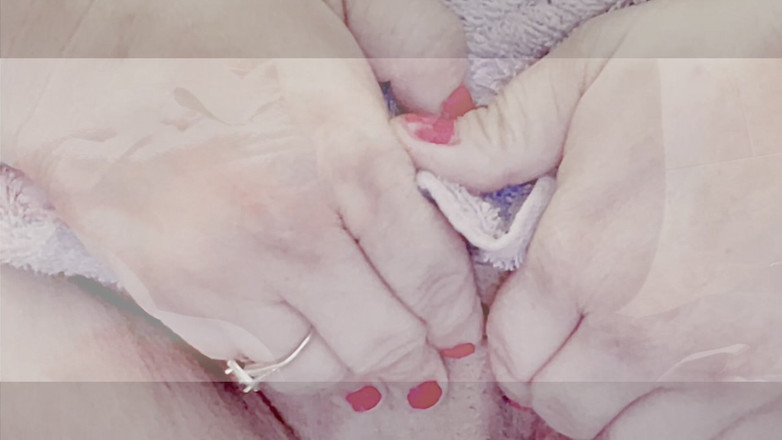 36dddlovely: Seins et chatte