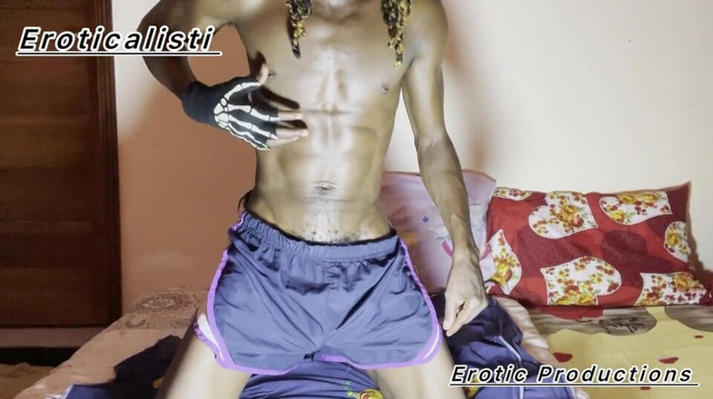 Eroticalistic: Zlato, krmení tohoto masa mě nikdy neomrzí