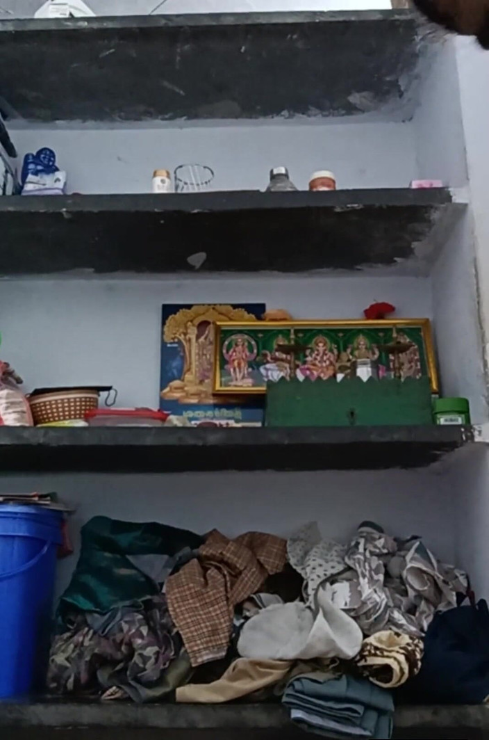 Jayaselvi: La tía coimbatore muestra coño rosa en videollamada