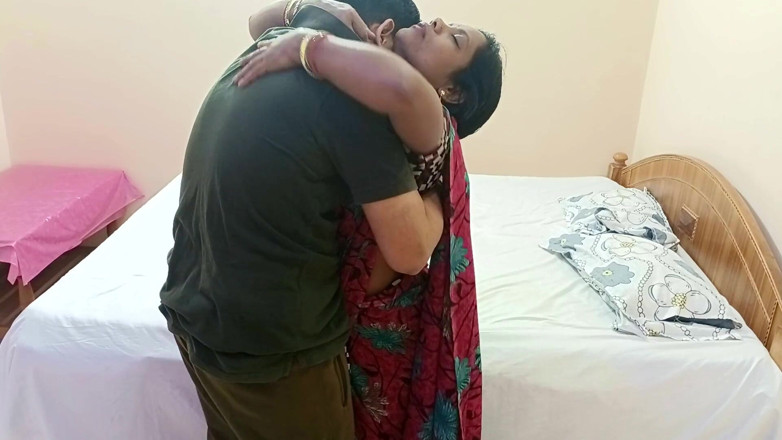Popmini: Cute and Hot Neighbour Married Seema Bhabhi Very Horny Fuck