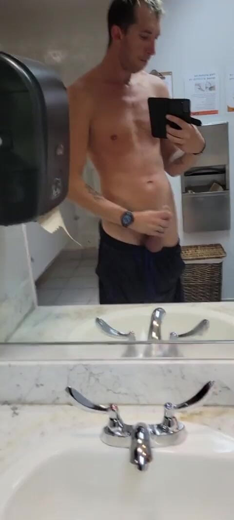 JohnholmesjuniorCA: Intro2 Johnholmesjunior em Real Risky Shower e Solo Show em...