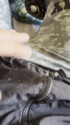 Gay Soldier Stuff: 陸軍兵士がレスリングのシングレットを着てオナニーし、射精!