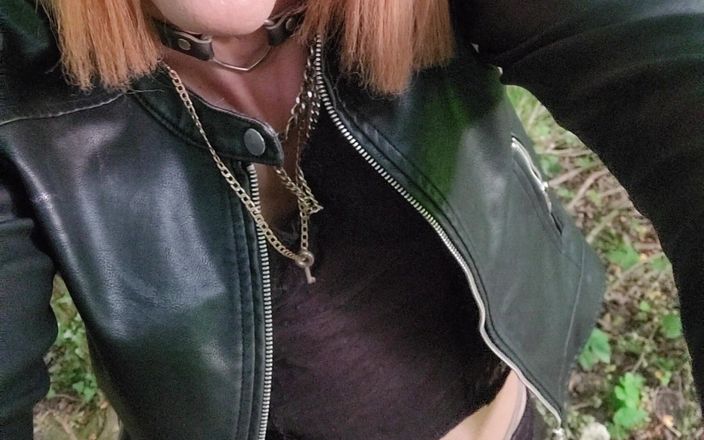 VaneSsa BiTCHx: Fantasme de pute, une salope travestie se promène dans un...