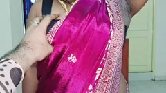 Tamil casal desi mulher vestindo saree sexy mamas e grande pennis boquete massageando