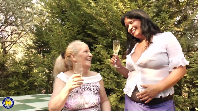 Mature NL: Divoká lesbická orgie s nadrženými zralými milfkami