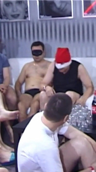 Gangbang amateur avec facial et creampie avec une Allemande