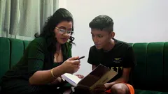 Uma história safada de uma aluna e sua professora sexy