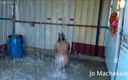 Machakaari: Öppet fält naken bad
