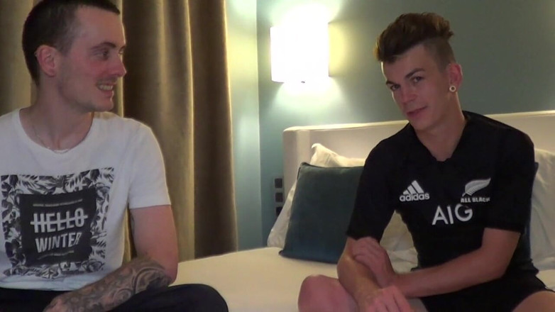 Gaybareback: Zacharie se fait baiser sans capote par Hugo Grant