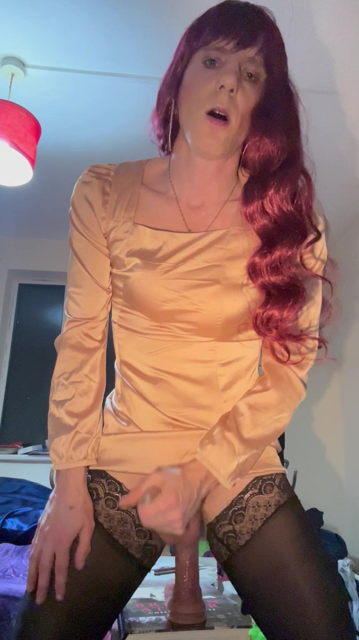 Jessica silk: Jess Silk Rides Dildo