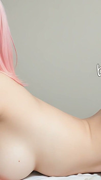 Linda Twink Futa acostada boca abajo con retorciéndose la polla y burbujas de esperma