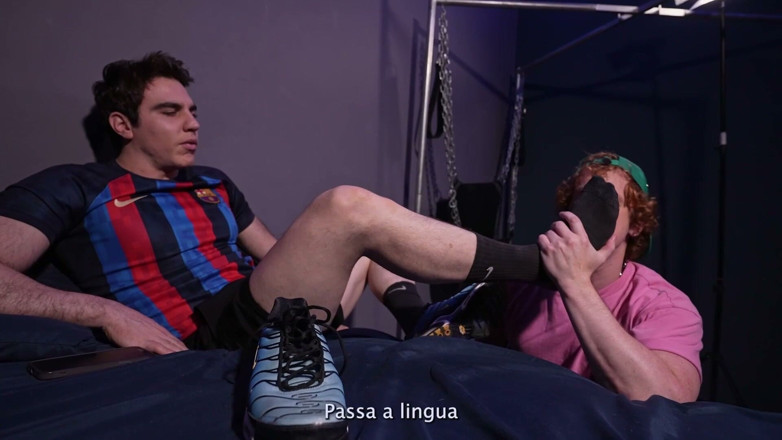 Christian Hunter: Christian Hunter Worships the Feet, Socks, and Sneakers of Dom...
