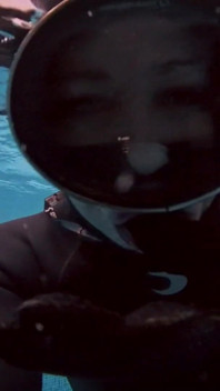 Underwater Giantess Hunts & Mendakwa Mangsa Kecilnya