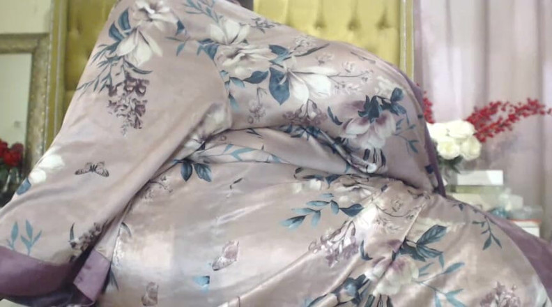 Legendary Booty Overdose: Cewek super semok ini lagi asik masturbasi memeknya sampai meringis...