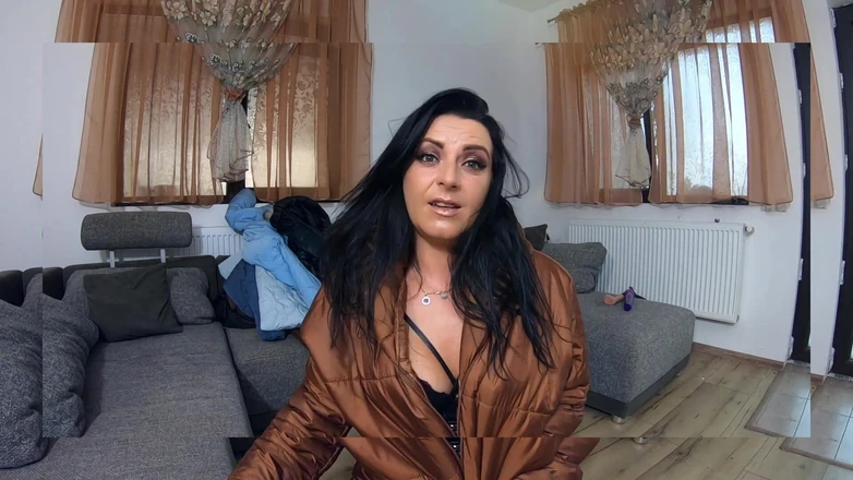 MilfyCalla: Preview Milfycalla Masturbating While Wearing Some Down Jackets 191