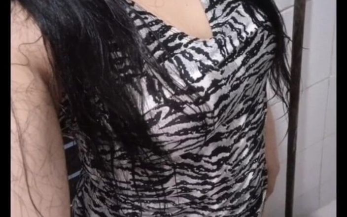 Sexysweet0455: 彼らは私を掃除するために雇い、上司は私の大きなお尻を見ています