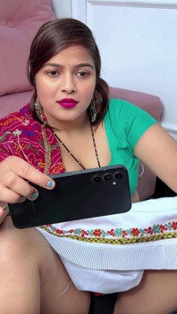 Desi Village Bhabhi Cheated on Her Husband. She Fucked by Her Boss in Hindi Audio