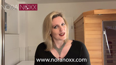 NoraNoxx: CMNF: Dün Gece Hakkında: Çıplak Kadınlar, Takım Elbiseli Erkekler Ve Jakuzi