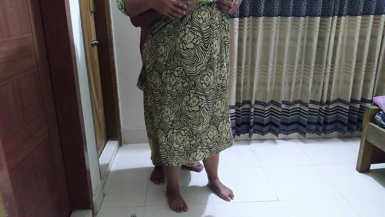 Aria Mia: Egyptian Big Ass &amp; Huge Boobs Hot BBW Aunty Sweeps the...
