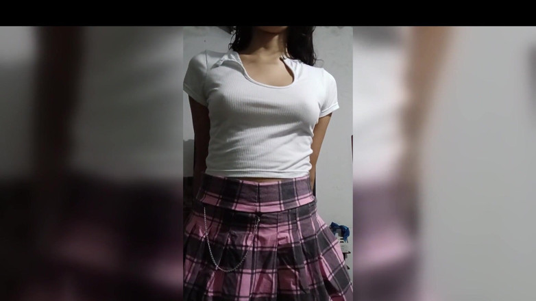 HomemadeTeenhot18: teens18+ wysyła film ze swoimi cyckami do swojego nauczyciela, aby...