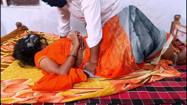 Desihotcouple: India caliente esposa en casero lamiendo coño follando