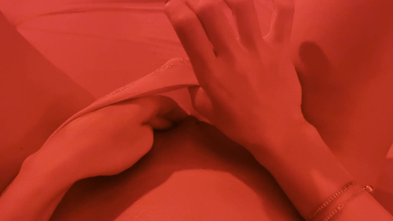 Cathia: Menina tímida com um orgasmo tímido