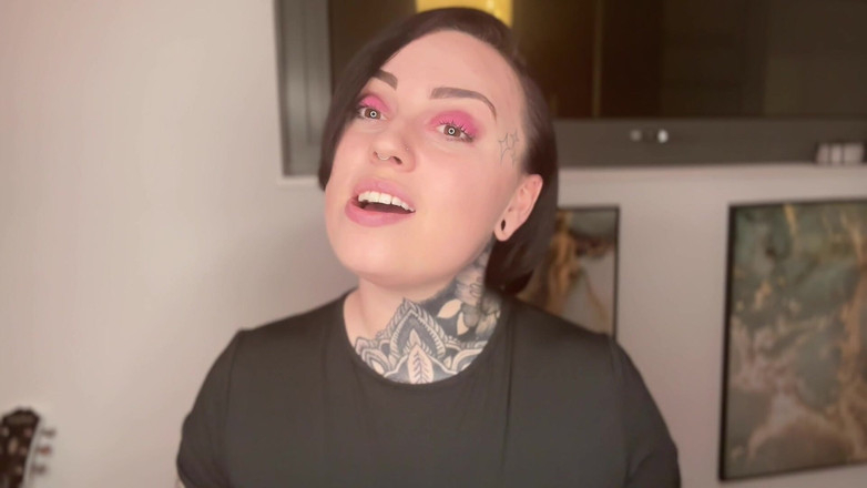 Miss Valentina: Be My Obese Piggy