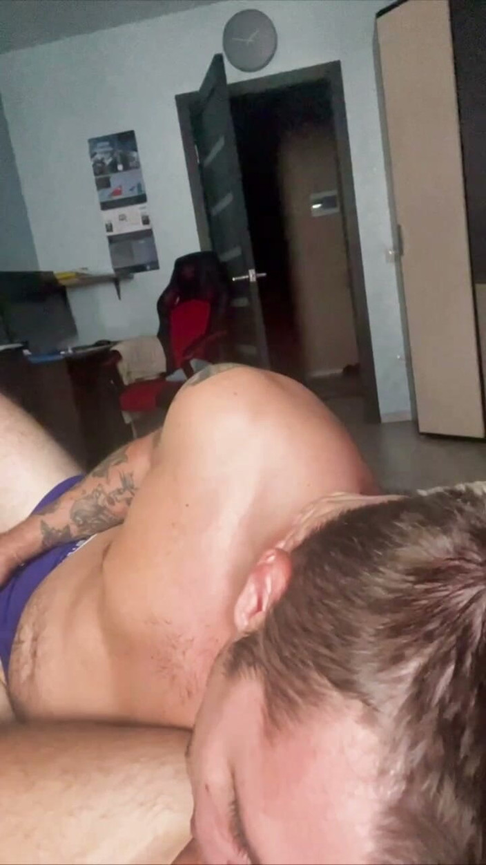 hot_bears_rus: Succhiare l'orso mentre prendi una pausa dal lavoro