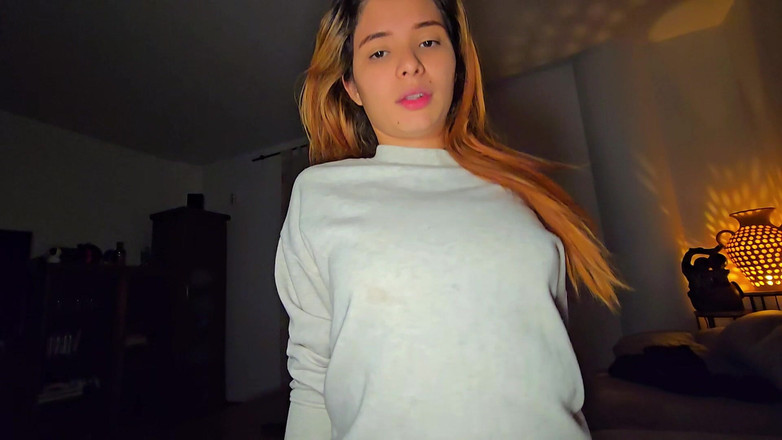 Labestiaylabella: Возбужденную сводную сестру трахают и покрывают спермой на ее ступни