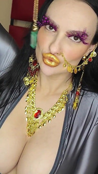 I Mesmerize You with My Lips and Magic Crystal