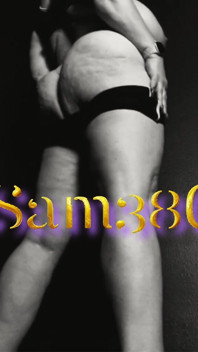 Sam38g Big Round Booty Doing Squats