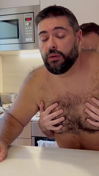 Ведмеді вдома добре проводять час