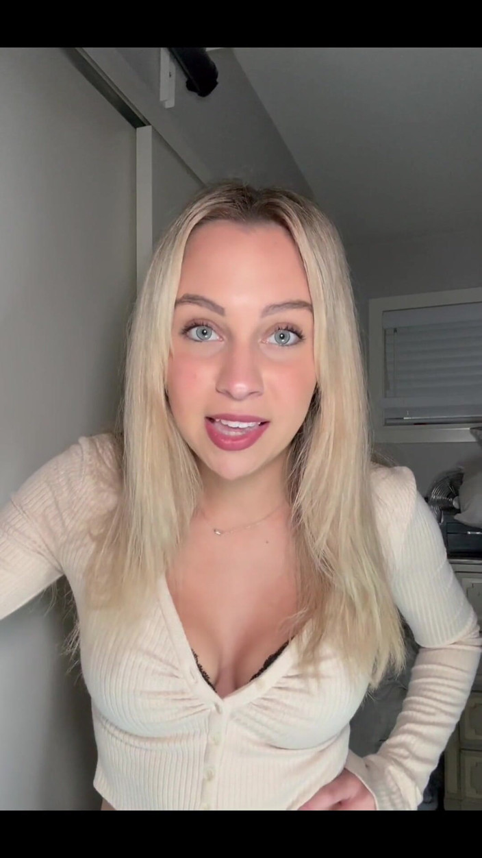 Tiffstreatsxoxo: I Am a Total Size Queen