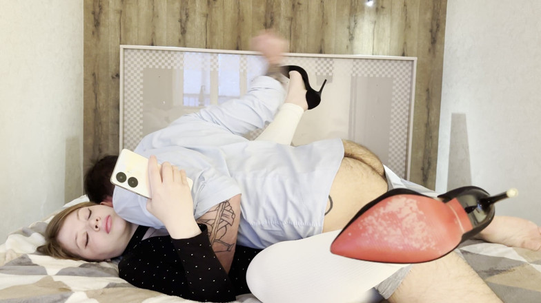 Spacenintenda: Young Step-mom in Yoga Pants: Ignoring Step-son Dry Hump Pt. 3