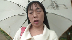 Asiatiques: 毛茸茸的亚洲熟女被搭讪并被振动