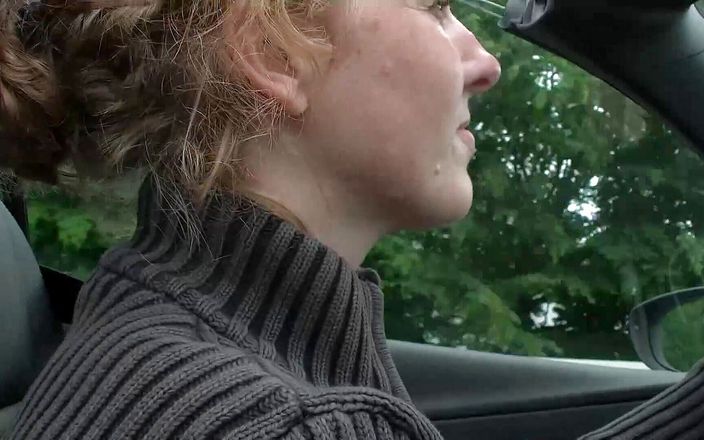 Public Entertainment: Ramming blondýnka zralá v autě