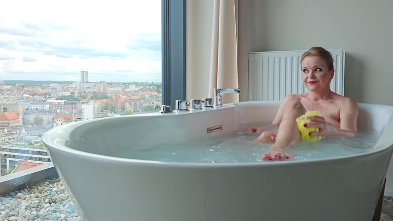 Misses_Jenny: बुलबुला स्नान में मज़ा - एक फोरटास्टे