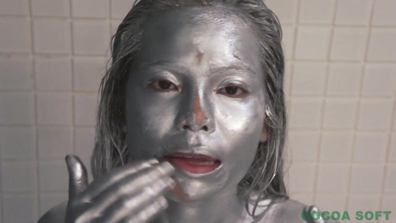 Cocoa Soft: This is the 5th in the world metallic body painting series